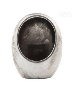Dekor Deluxe srebrn svečnik, ovalen, visok 19,5 cm, iz kovine, z votlo notranjostjo za čajno ali široko majhno svečo.
