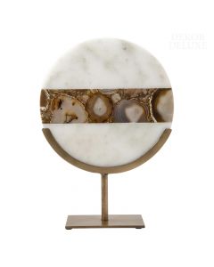 Dekor Deluxe bela kamnita plošča premera 25 cm, s črtastim prerezom z vzorcem prerezanih svetlo rjavih kamnov, na zlatem stojalu.