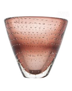 Dekor Deluxe široka steklena vaza z ujetimi pihanimi mehurčki v steklu, rjave barve, visoka 15 cm, primerna za bogate šopke in večje cvetlice.
