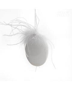 Dekor Deluxe bela steklena jajčka s puhastim belim perjem, ki je na vrhu pritrjeno skupaj z vrvico.