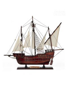 Model Kolumbove ladje Santa Maria s tremi jambori in platnenimi jadri.