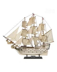 Dekor Deluxe detaljni leseni model bojne ladje z jadri H.M.S. Victory v bež barvi na črnem lesenem podstavku.