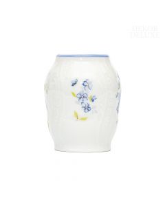 Dekor Deluxe držalo za zobotrebce bele barve iz vrhunskega porcelana s poslikavo s spominčicami.