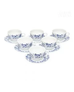 Dekor Deluxe set šestih skodelic iz vrhunskega belega porcelana s krožnikom s tradicionalno poslikavo s čebulnim vzorcem.