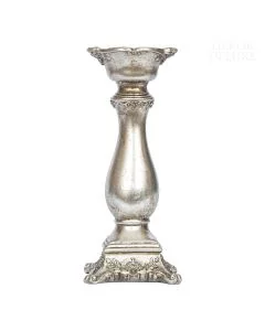Dekor Deluxe elegantni svečnik klasične oblike v antično srebrni barvi z reliefnimi ornamenti.
