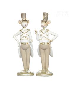 Dekor Deluxe set dveh živalskih figur v obliki miši v uniformah bele in bež barve z zlatimi dodatki.